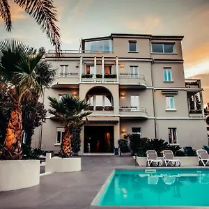 Benaco Hotel